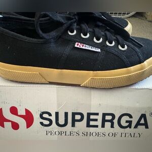 Superga Women’s Black Sneakers Pre-loved EUC like new - Size 6 w/box